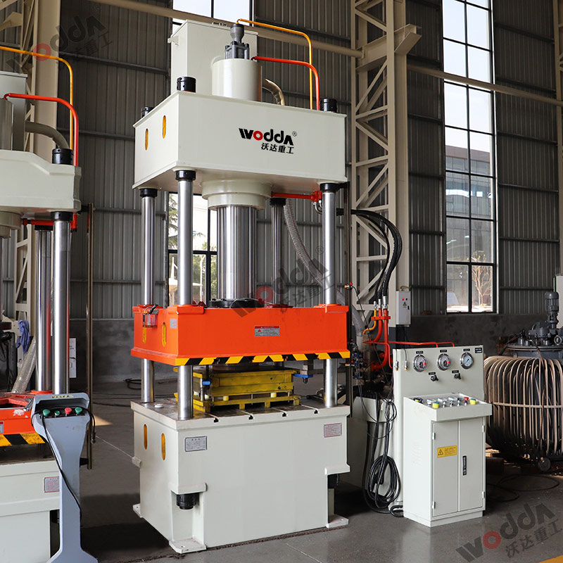 不(bú)鏽鋼闆材拉(lā)伸機