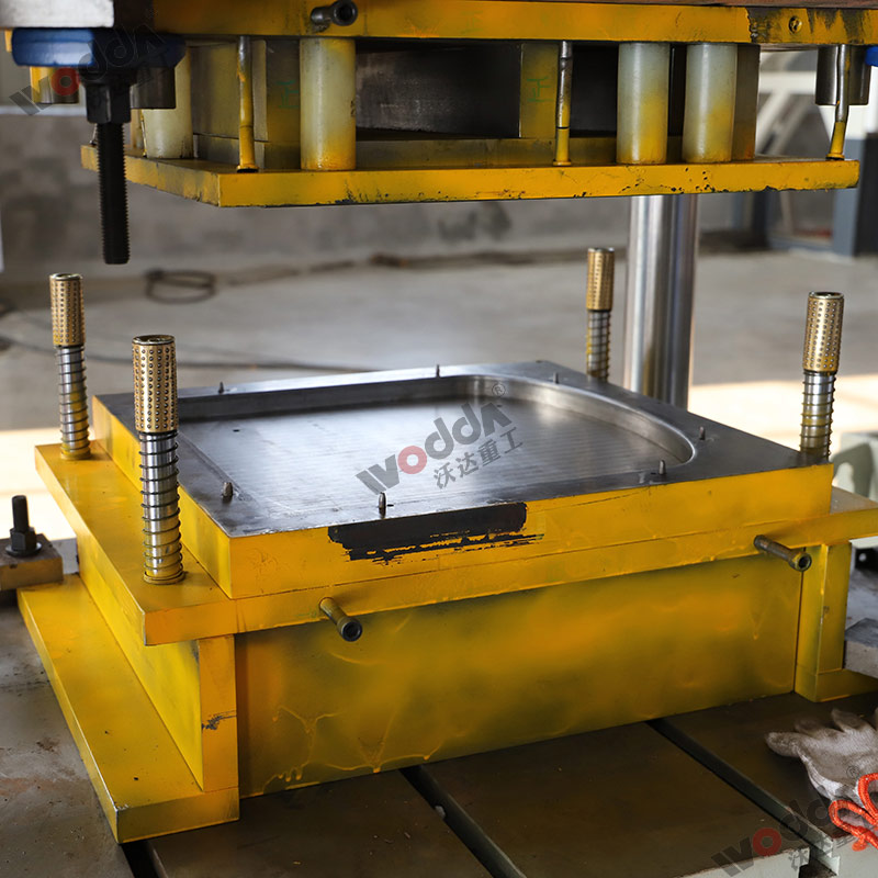 不鏽(xiu)鋼闆材拉伸(shēn)機模具