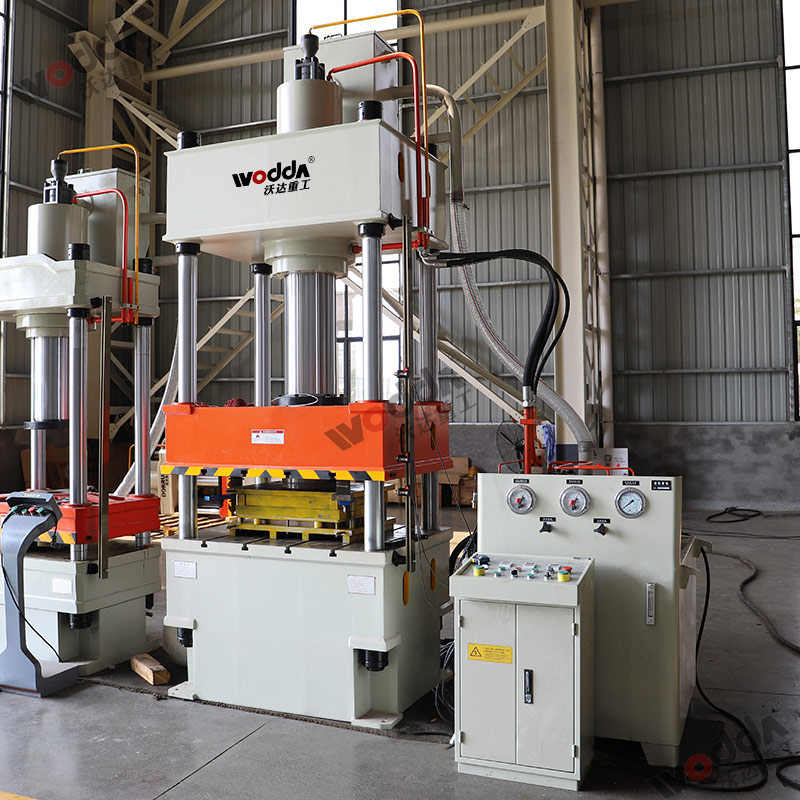 不鏽(xiu)鋼闆材拉伸(shen)機