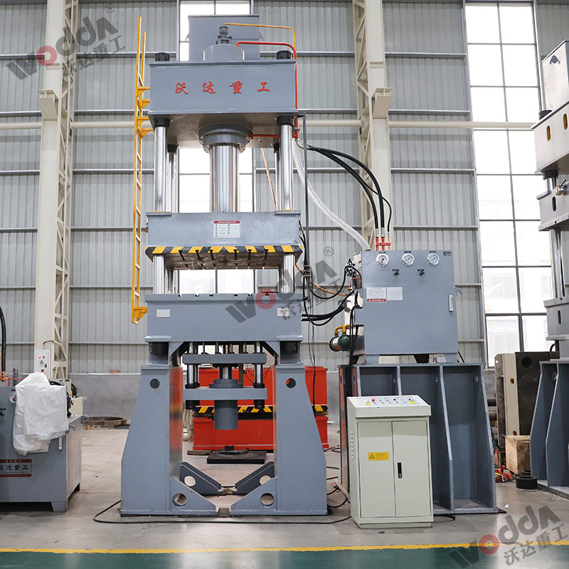 315噸液壓(yā)拉伸機