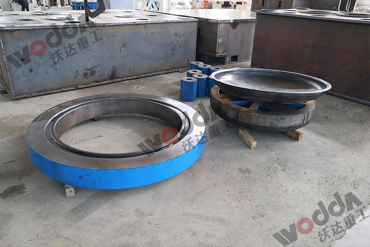 封頭(tóu)模具及産品(pin)