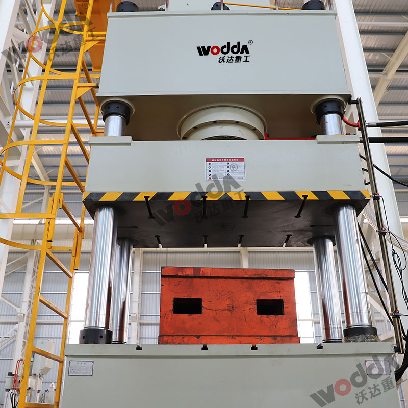 500噸四柱液壓(yā)機_多頂杆拉(la)伸液壓機