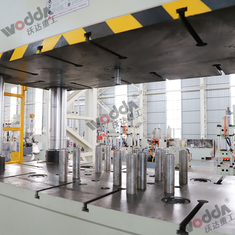 液壓機多頂(ding)杆