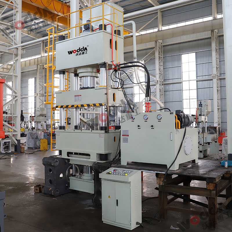 500噸(dun)四柱液壓機(jī)_多頂杆拉伸(shen)液壓機