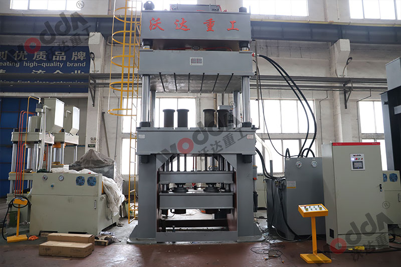 不鏽(xiù)鋼托盤(pan)拉伸液(yè)壓機