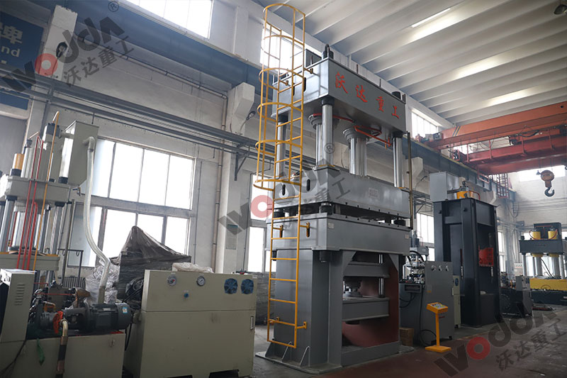 不鏽鋼(gāng)托盤拉(la)伸液壓(yā)機