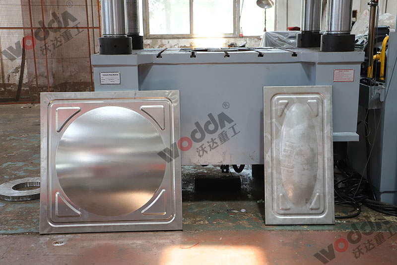 不鏽鋼(gang)水箱闆成品(pin)