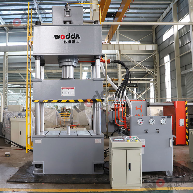 200噸(dūn)拉伸液壓機