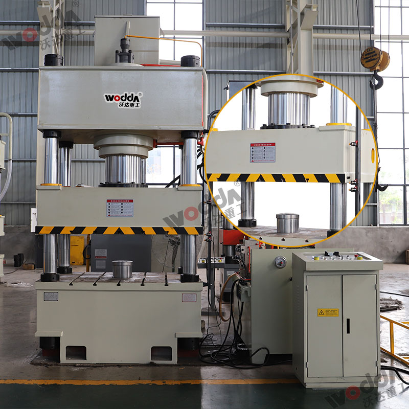 400噸不(bú)鏽鋼水箱闆拉伸(shen)液壓機