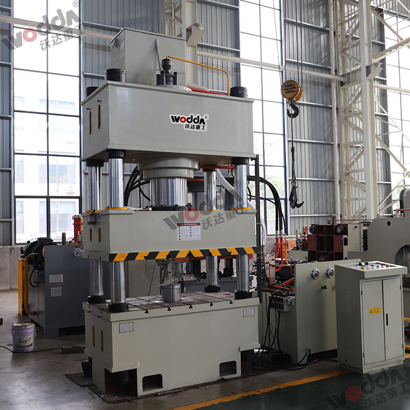 400噸不鏽鋼(gāng)水箱闆拉伸液壓(yā)機