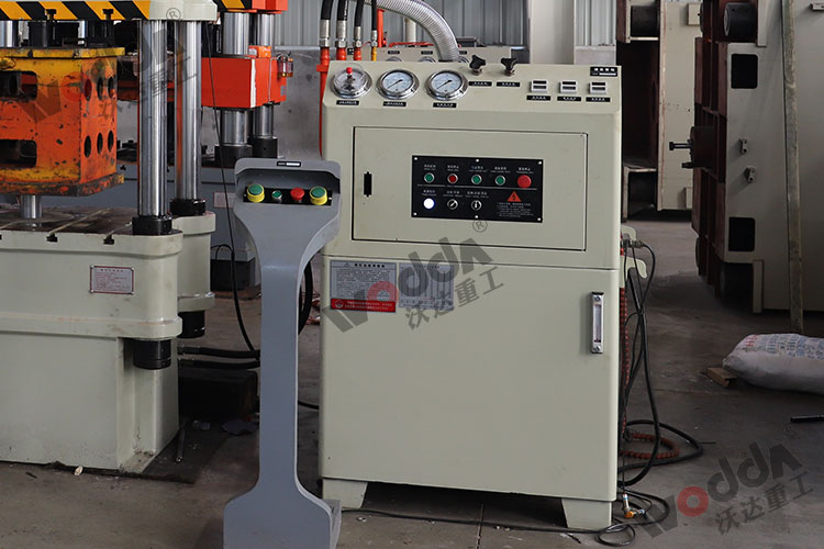 液壓機(ji)液壓系統與電器(qi)系統