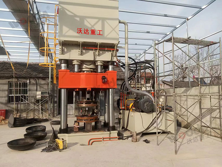 800噸封頭液(ye)壓機