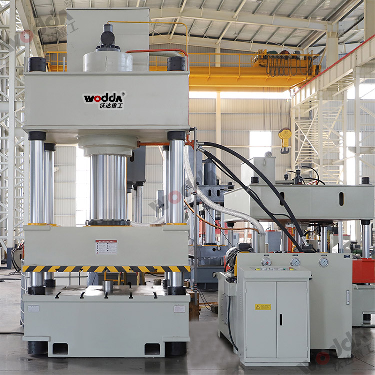 630噸(dun)四柱拉伸液(yè)壓機