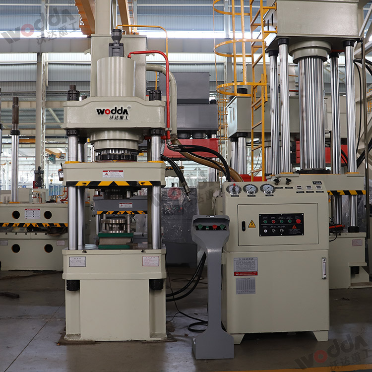 200噸(dūn)下頂缸式(shì)拉伸液壓(ya)機整機（圖(tu)1）