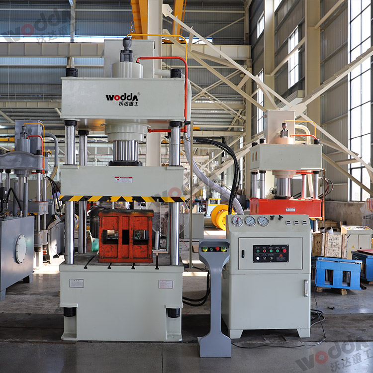 200噸拉(lā)伸機