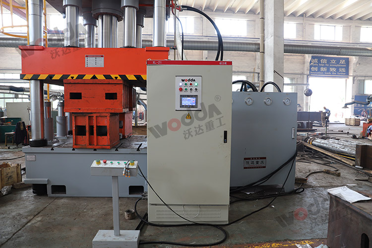 封頭(tóu)液壓機(jī)