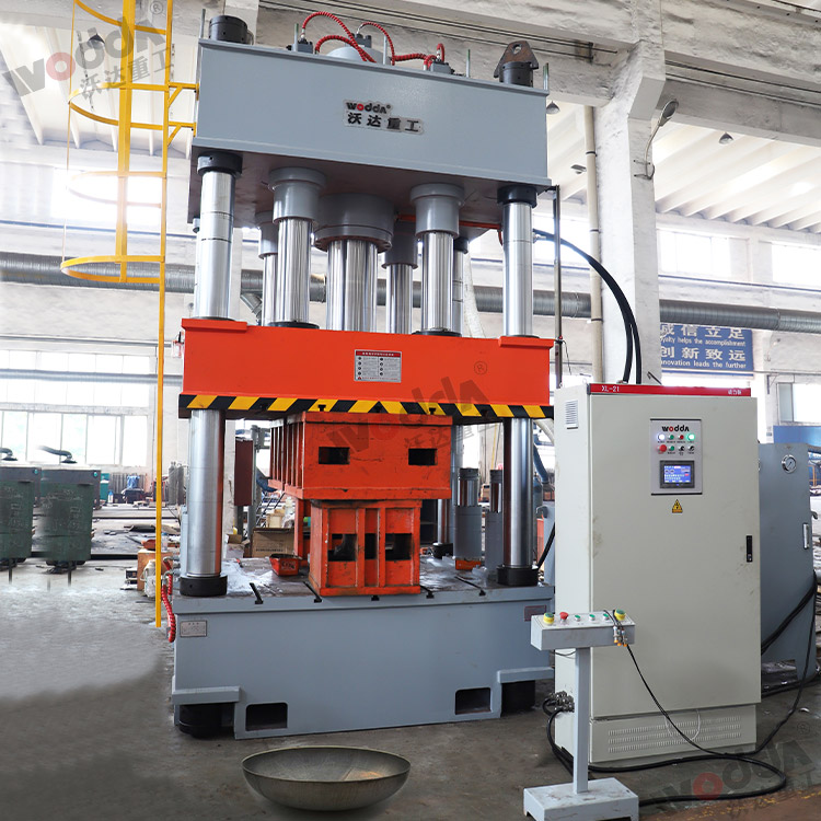 630噸封(feng)頭液壓(yā)機（圖2）