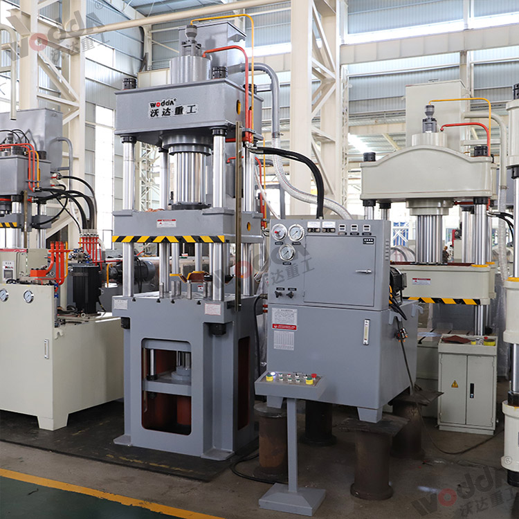 200噸(dūn)多頂杆(gan)拉伸液(yè)壓機（圖(tú)1）