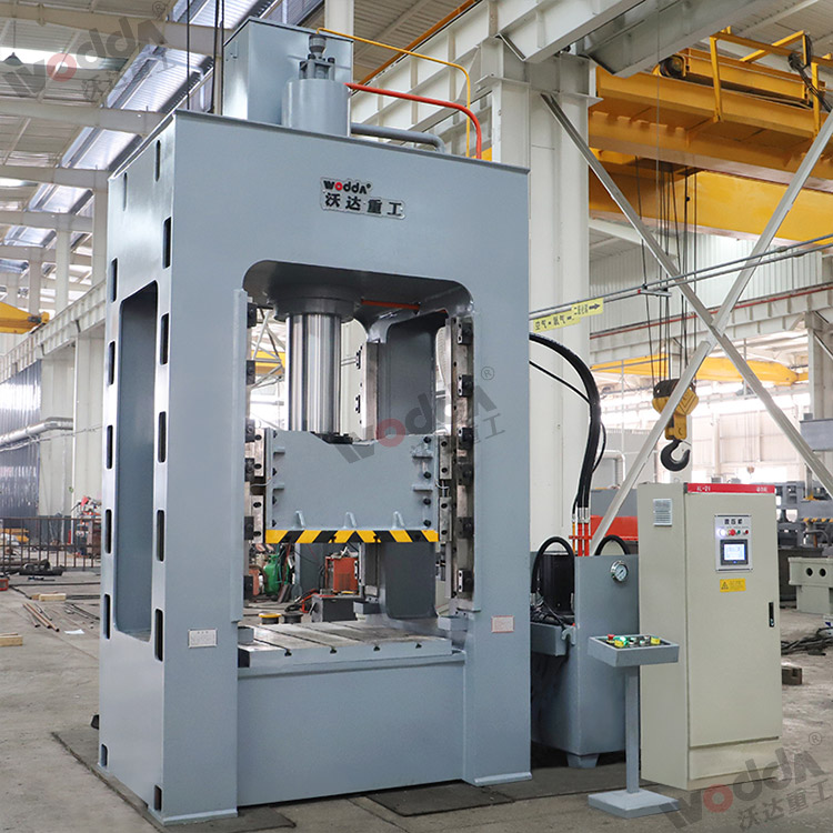 200噸框(kuang)架液壓(yā)機（圖1）