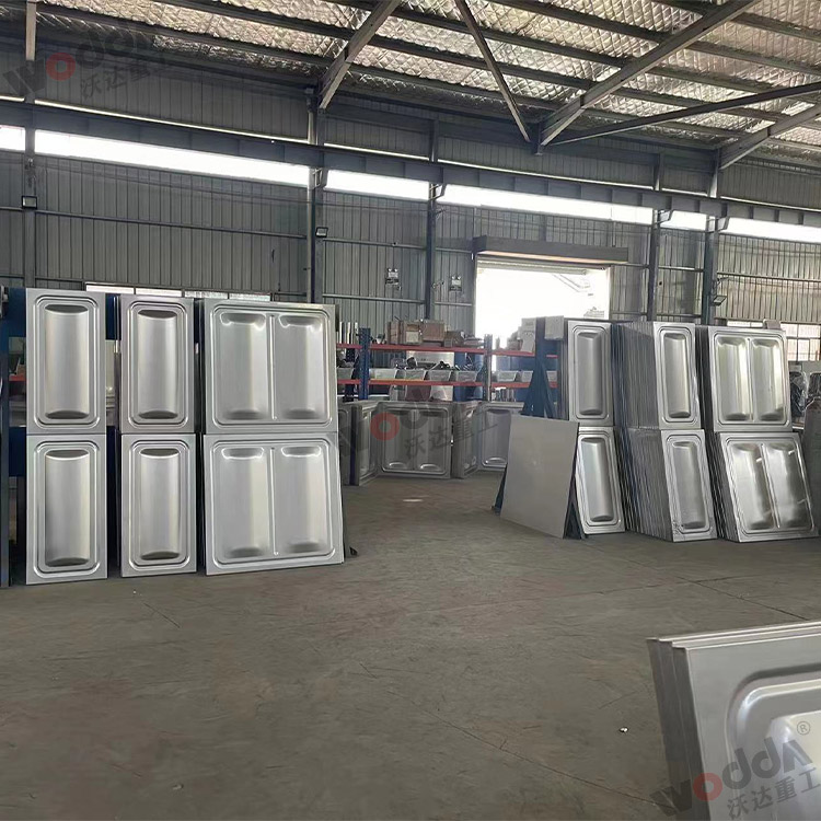 不鏽(xiu)鋼水箱壓制(zhì)成品