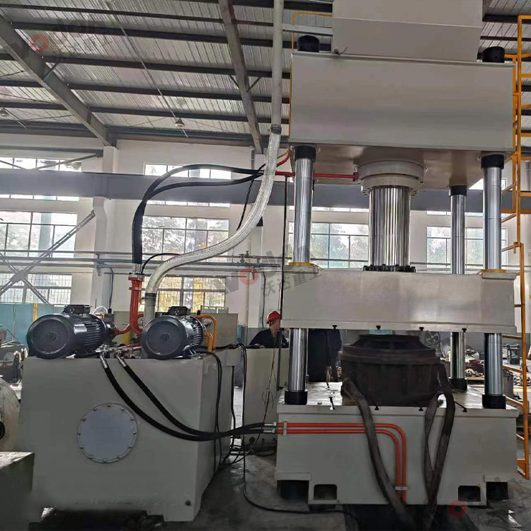 315噸汽車(che)配件拉(la)伸液壓(yā)機（圖2）