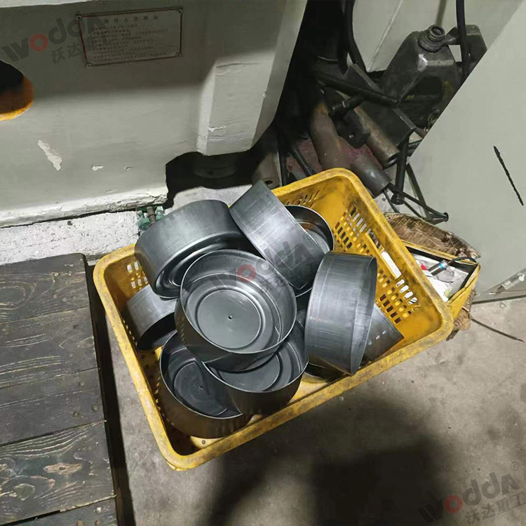 315噸(dun)上置液壓墊拉(lā)伸液壓機拉伸(shen)産品