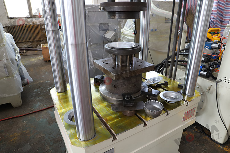 200噸(dun)金屬托盤(pan)拉伸液壓(ya)機（模具1）