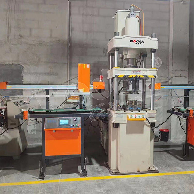 100噸不鏽(xiu)鋼廚具(jù)拉伸液(ye)壓機