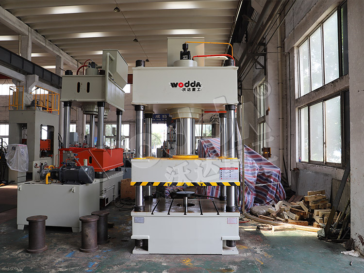 250噸(dun)拉伸液壓(yā)機