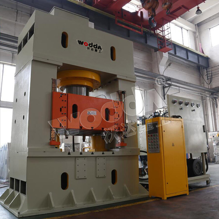 630噸(dūn)框架式(shi)薄闆拉(la)伸液壓(ya)機