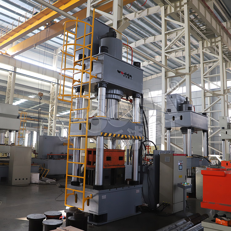 630噸液壓拉(la)伸機