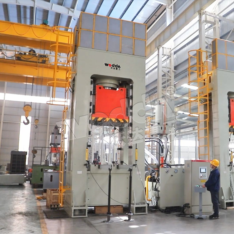 630噸框架液壓(ya)機車間圖