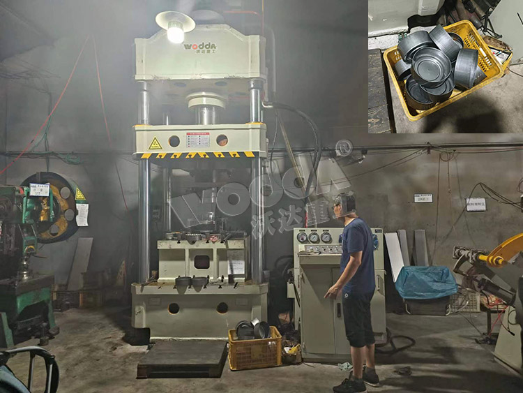 上置液壓墊(niàn)315噸金屬薄闆拉(lā)伸液壓機