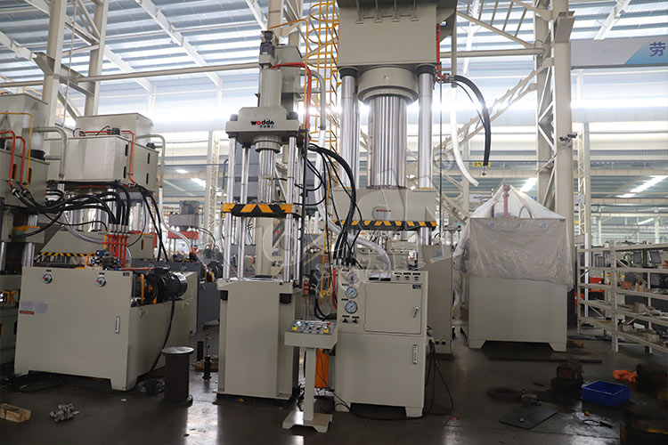 汽(qì)車濾清器外(wài)殼拉伸液壓(ya)機