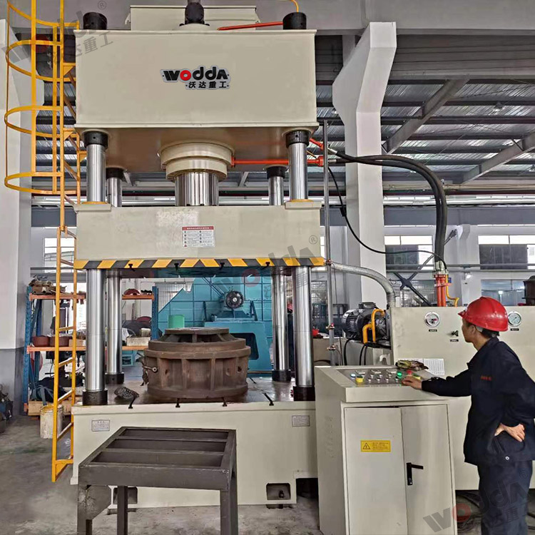 315噸汽(qì)車輪毂拉伸(shēn)液壓機