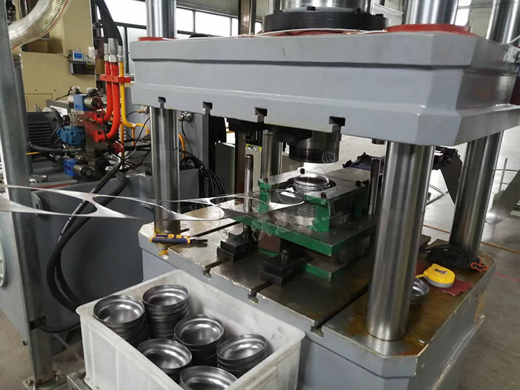 200噸拉伸(shen)液壓機