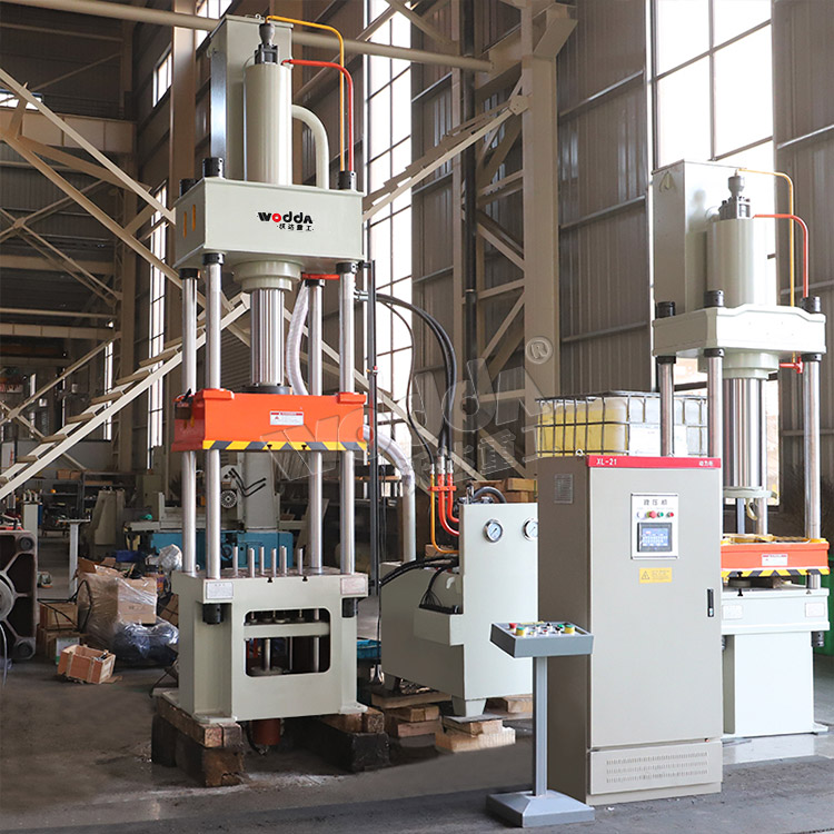 100噸(dun)伺服四柱(zhu)拉伸液壓(yā)機