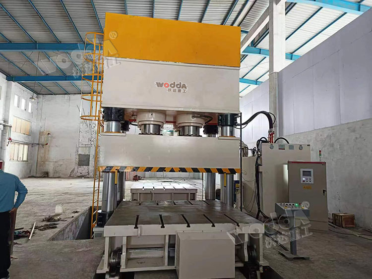 3000噸四柱(zhu)液壓機