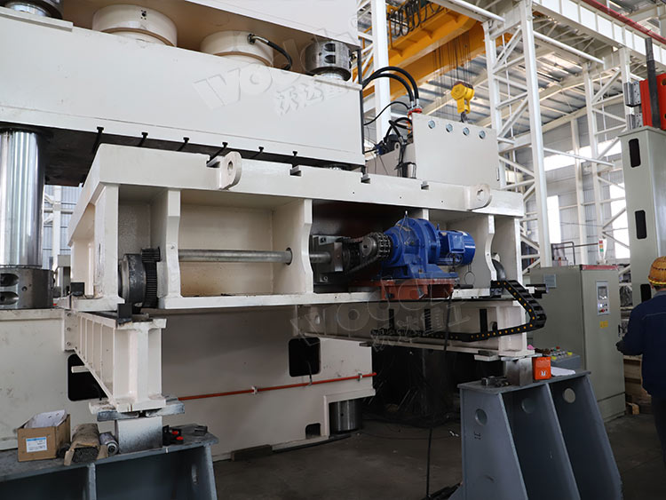 3000噸(dūn)三梁四柱壓(ya)力機 (3)