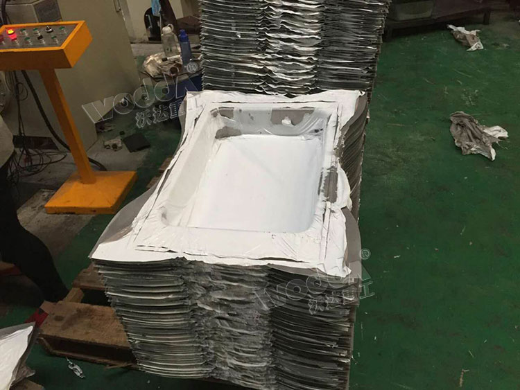 不鏽鋼水槽(cáo)拉伸件