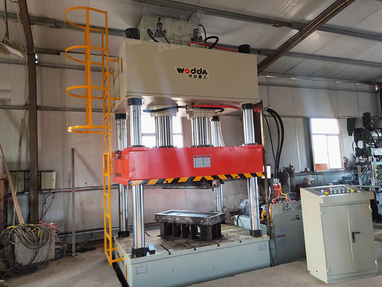 金屬成型液(yè)壓機