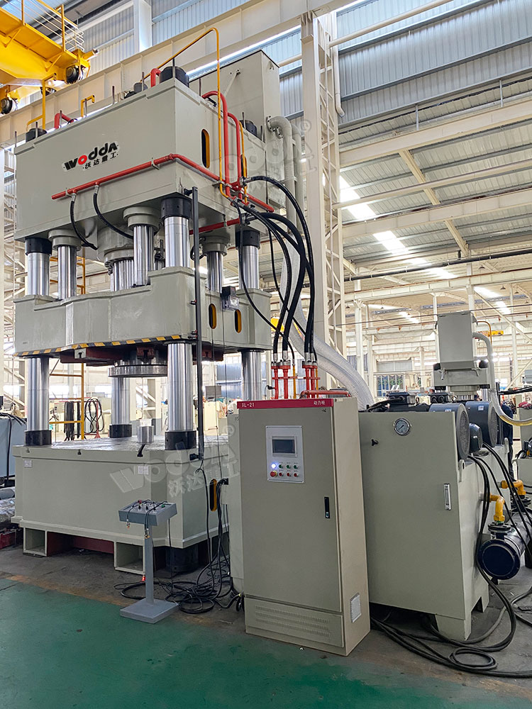 1750噸封頭(tóu)拉伸液壓(ya)機