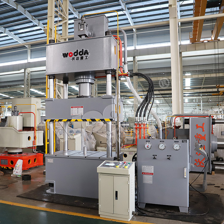 200噸下(xia)頂缸式拉伸液壓(yā)機