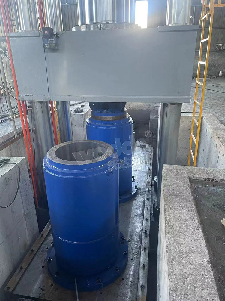 2000噸石墨(mo)坩埚成型液(ye)壓機價格