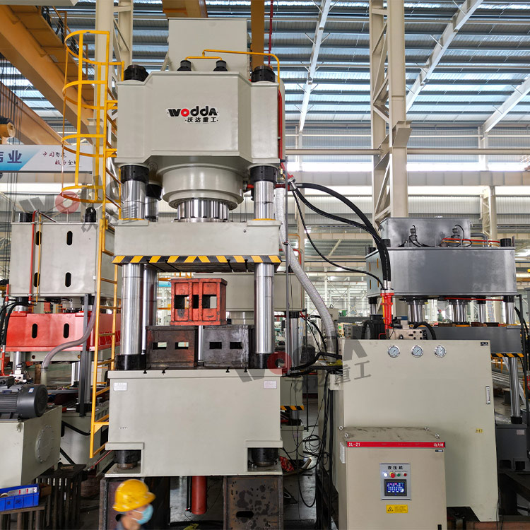 1000噸壓力(li)機車間(jiān)實物