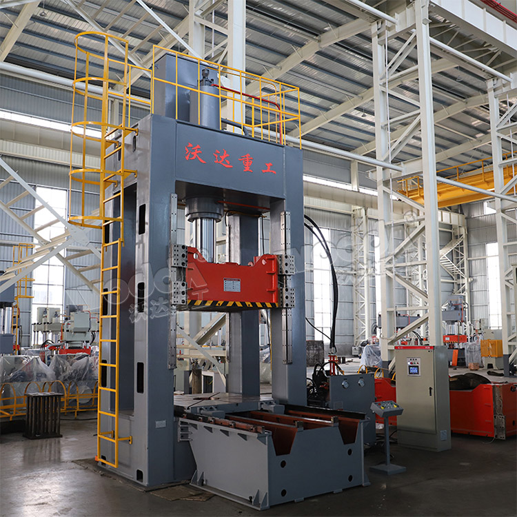 250噸框(kuang)架式液壓機帶移(yi)動工作台