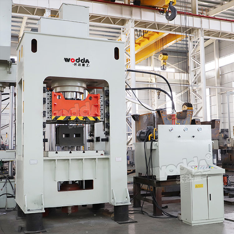 630噸框(kuang)架式液壓機(ji)