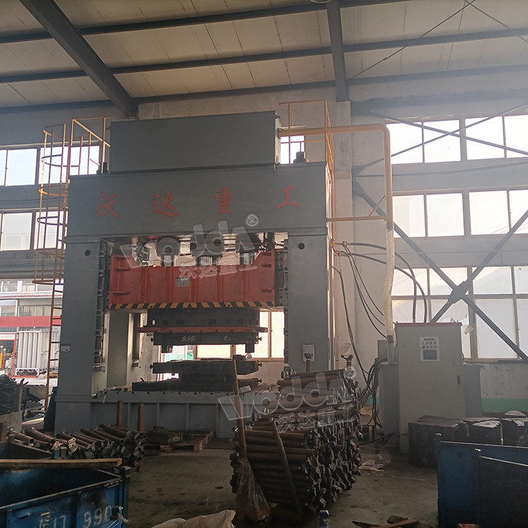 1000噸框架式(shì)汽車配件拉(la)伸液壓機