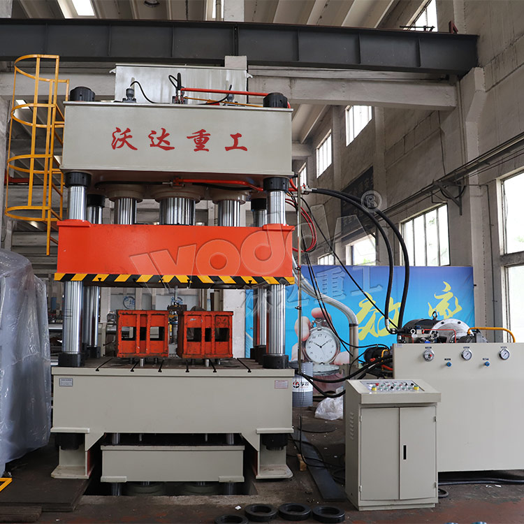 800噸汽車配(pèi)件拉伸液壓機(jī)（四柱式）