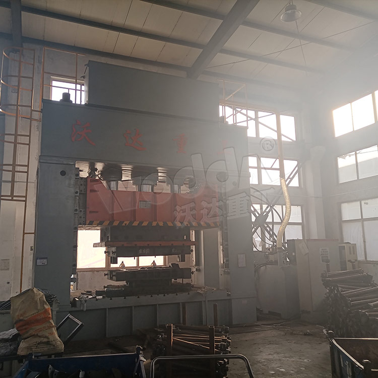 1000噸(dūn)汽車配件拉伸(shen)液壓機（框架式(shì)）